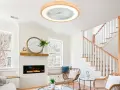Ventilador de techo moderno con luz LED, uno de los tipos de ventiladores de techo que combina funcionalidad y diseño elegante para salones.