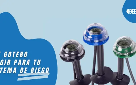 Tres goteros de riego, uno azul, uno negro y uno verde, listos para optimizar tu sistema de riego.